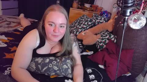 Snapshot of meowut chatting on January 30, 2025, 11:24 pm Mary online show from January 30, 2025, 11:24 pm