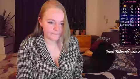 Snapshot of meowut chatting on March 11, 2025, 11:15 pm Mary online show from March 11, 2025, 11:15 pm