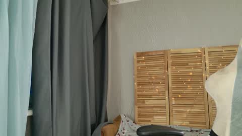 Mia online show from March 2, 2026, 4:14 am