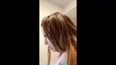 Snapshot of meowzers777 chatting on December 15, 2025, 9:08 pm meowzers777 online show from December 15, 2025, 9:08 pm