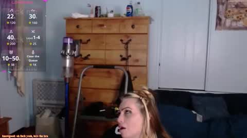 meowzers777 online show from May 11, 2026, 7:03 am