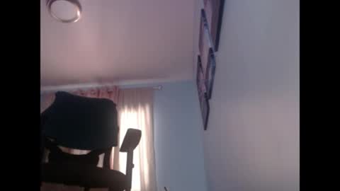 Snapshot of meowzers777 chatting on June 7, 2026, 2:21 pm meowzers777 online show from June 7, 2026, 2:21 pm