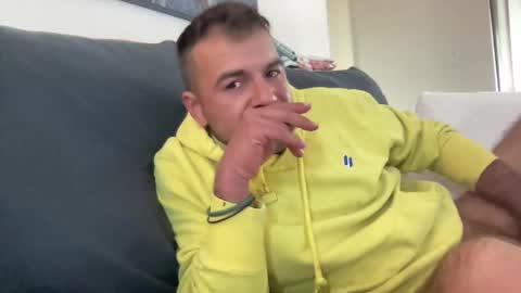 Snapshot of mercedes190d chatting on February 8, 2026, 9:51 pm Mercedes190d online show from February 8, 2026, 9:51 pm