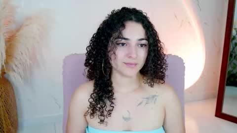 Snapshot of merida_bell18 chatting on February 12, 2026, 12:16 am Merida Bell online show from February 12, 2026, 12:16 am