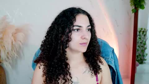 Snapshot of merida_bell18 chatting on March 1, 2026, 12:12 am Merida Bell online show from March 1, 2026, 12:12 am