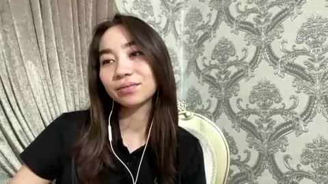 Snapshot of merlenebixel chatting on July 28, 2026, 7:39 pm merlenebixel online show from July 28, 2026, 7:39 pm