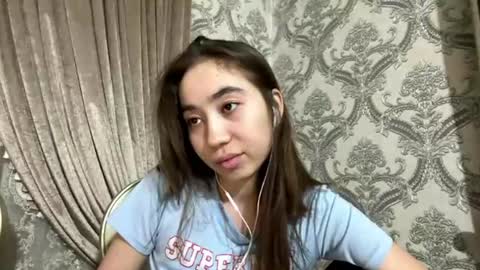 Snapshot of merlenebixel chatting on July 30, 2026, 5:45 pm merlenebixel online show from July 30, 2026, 5:45 pm