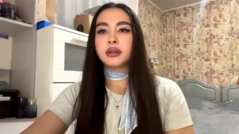 Snapshot of merlenegnoza chatting on November 10, 2025, 4:39 pm Enni online show from November 10, 2025, 4:39 pm