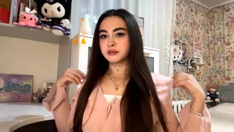 Enni online show from November 27, 2025, 5:48 pm