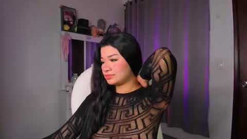 instagram fernandatoloza01  online show from December 2, 2025, 12:27 am