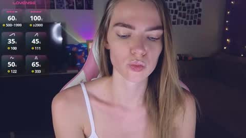 Snapshot of merry_dancers_ chatting on January 9, 2025, 5:43 pm Susan online show from January 9, 2025, 5:43 pm