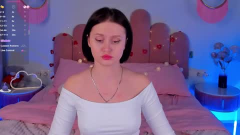 Snapshot of merylew chatting on February 19, 2025, 9:28 am Anna online show from February 19, 2025, 9:28 am