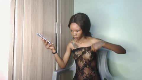 Snapshot of messyluna chatting on May 12, 2026, 9:28 am meggy and bree online show from May 12, 2026, 9:28 am