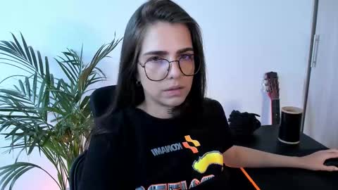 Meurif online show from November 24, 2025, 9:03 pm