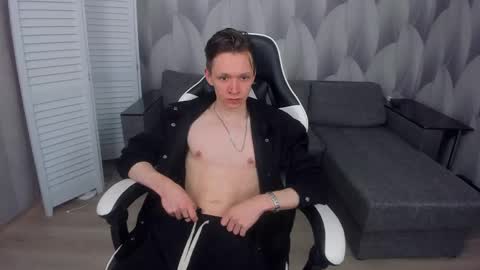 Snapshot of meverik_oushen chatting on April 18, 2026, 5:44 am MEVERIK OUSHEN online show from April 18, 2026, 5:44 am