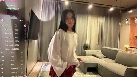 mewpuff online show from June 30, 2026, 9:05 pm