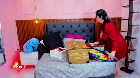 meylagia online show from April 16, 2026, 2:51 pm