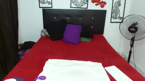 mhia1972 online show from October 23, 2025, 3:33 pm