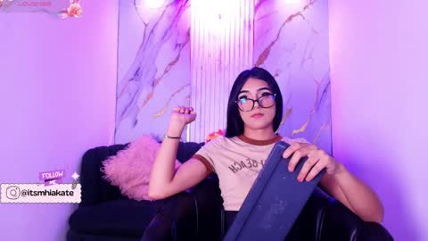 Snapshot of mhia_kate chatting on April 25, 2026, 12:08 pm Mhia Kate online show from April 25, 2026, 12:08 pm