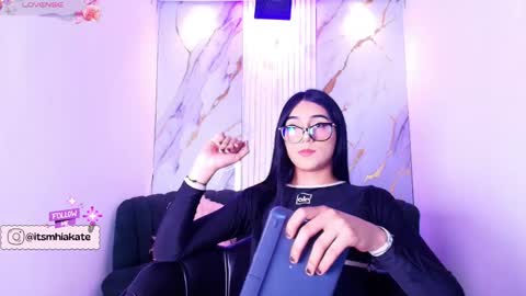 Snapshot of mhia_kate chatting on April 28, 2026, 12:10 pm Mhia Kate online show from April 28, 2026, 12:10 pm