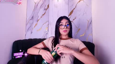 Snapshot of mhia_kate chatting on May 6, 2026, 12:10 pm Mhia Kate online show from May 6, 2026, 12:10 pm