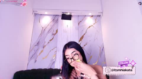 Snapshot of mhia_kate chatting on May 11, 2026, 4:26 pm Mhia Kate online show from May 11, 2026, 4:26 pm