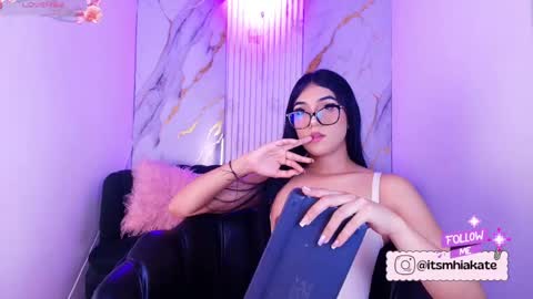 Snapshot of mhia_kate chatting on May 22, 2026, 12:22 pm Mhia Kate online show from May 22, 2026, 12:22 pm