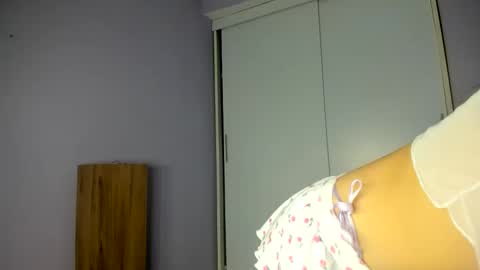 Snapshot of mia0704 chatting on April 15, 2026, 1:34 am MIA online show from April 15, 2026, 1:34 am