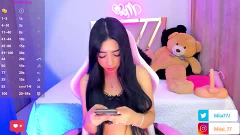 Mia online show from September 21, 2025, 4:14 am