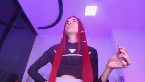 Snapshot of mia_0_ chatting on January 5, 2026, 7:06 pm Emi online show from January 5, 2026, 7:06 pm