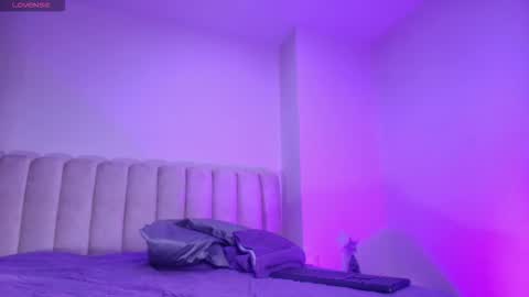 Snapshot of mia_0_ chatting on January 10, 2026, 7:26 pm Emi online show from January 10, 2026, 7:26 pm