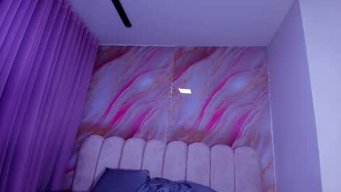 Snapshot of mia_0_ chatting on February 8, 2026, 7:17 pm Emi online show from February 8, 2026, 7:17 pm