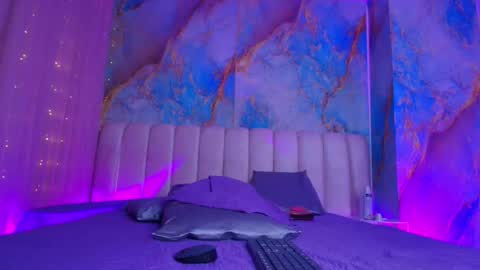 Snapshot of mia_0_ chatting on February 9, 2026, 7:29 pm Emi online show from February 9, 2026, 7:29 pm