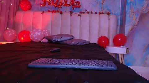 Snapshot of mia_0_ chatting on February 12, 2026, 7:20 pm Emi online show from February 12, 2026, 7:20 pm