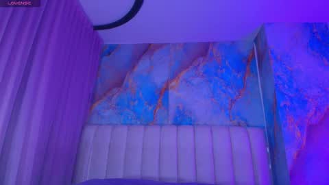 Snapshot of mia_0_ chatting on February 26, 2026, 7:35 pm Emi online show from February 26, 2026, 7:35 pm