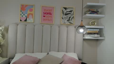 mia__bailey_ online show from April 9, 2026, 3:06 am