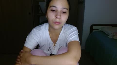 Mia online show from February 19, 2026, 3:57 am