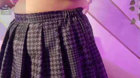 Snapshot of mia__lux chatting on May 11, 2026, 7:33 pm online show from May 11, 2026, 7:33 pm
