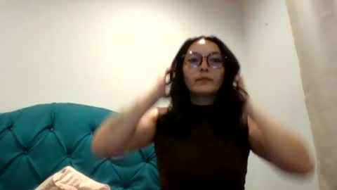 Snapshot of mia__robertss chatting on July 7, 2026, 1:19 am Mia online show from July 7, 2026, 1:19 am