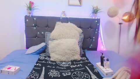 C A L L  M E  M I A  online show from March 31, 2026, 1:40 am