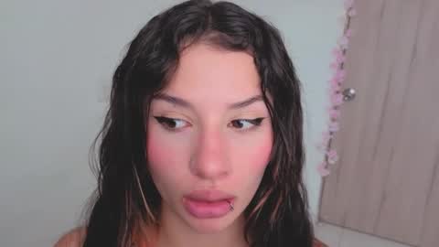 Mia adams  online show from November 4, 2025, 6:07 pm