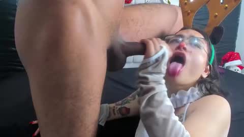 Snapshot of mia_and_lion chatting on December 14, 2024, 7:46 pm Dreams Couple online show from December 14, 2024, 7:46 pm