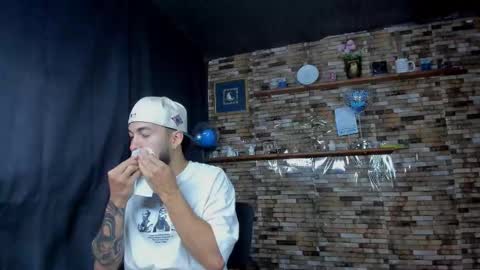 Mia and vincentt model indepent online show from October 21, 2025, 4:57 am