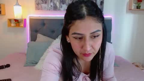 M I A  A Y R A online show from November 22, 2025, 3:55 pm