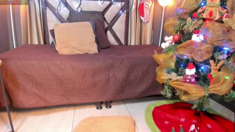 Mia Baker  online show from December 17, 2024, 1:39 am