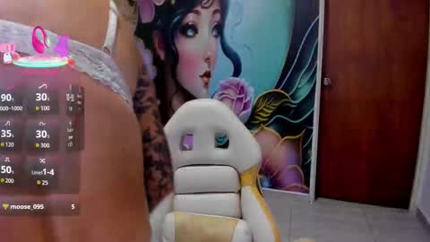 Mia online show from November 12, 2025, 8:41 pm