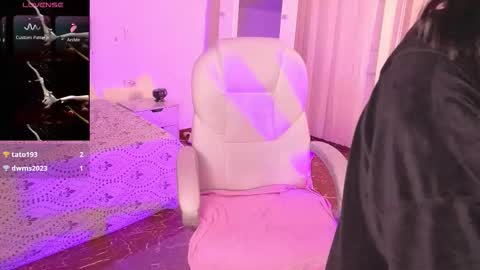 Snapshot of mia_bloom2 chatting on February 6, 2026, 5:56 am mia online show from February 6, 2026, 5:56 am