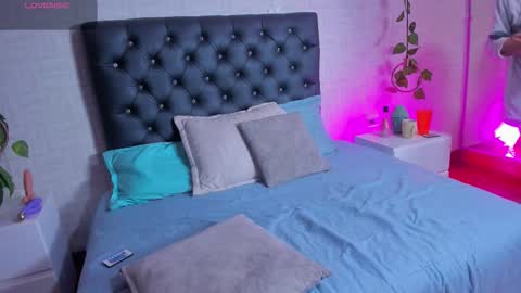   online show from January 7, 2026, 5:21 am