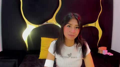 mia_clark18 online show from November 26, 2025, 3:57 pm