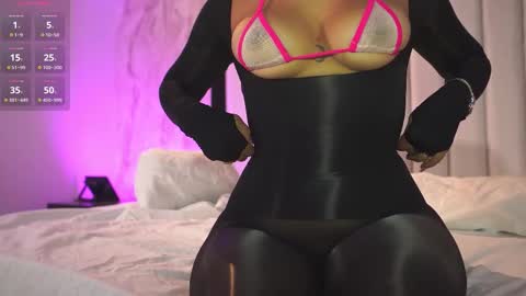 Snapshot of mia_coliin chatting on March 3, 2026, 4:35 pm Anna online show from March 3, 2026, 4:35 pm